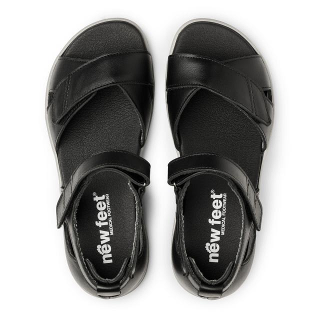 Sandal med justerbare velcroremme og halvåben hælkappe til damer