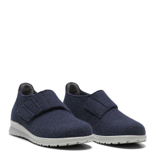 Damehjemmesko med hælkappe og regulerbar velcrolukning