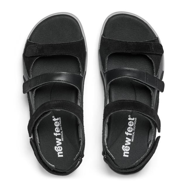 Damesandal med regulerbar hælrem og tre velcroremme over forfoden